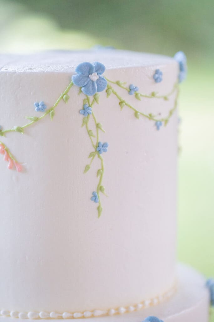 wildflower-wedding-cake